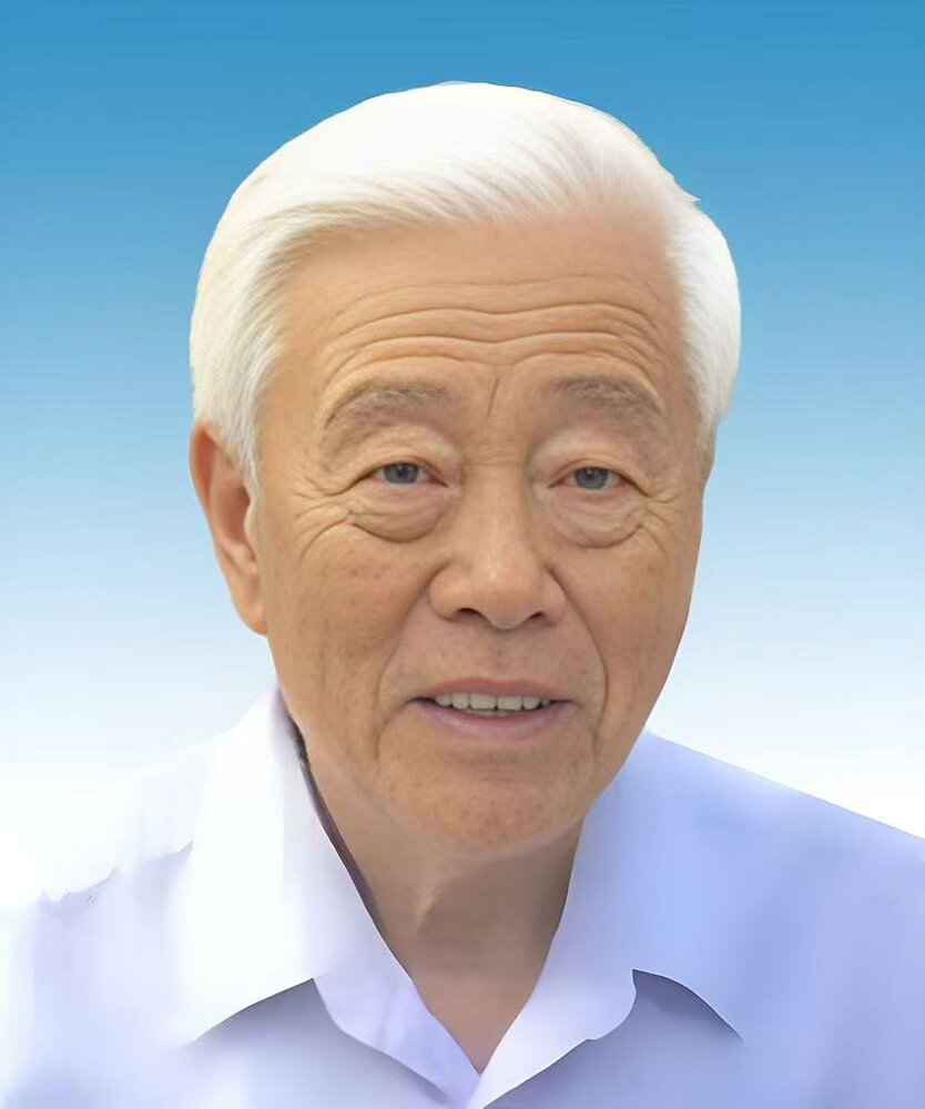 Mr. Zhenhu Long 龍振湖先生