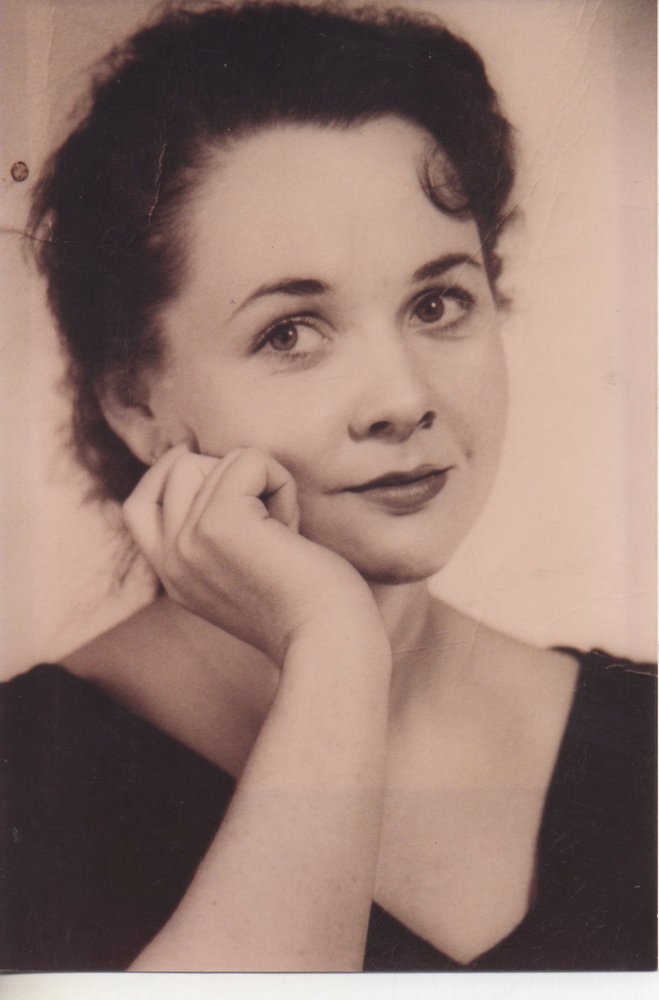 Mrs. Dolores  Toth